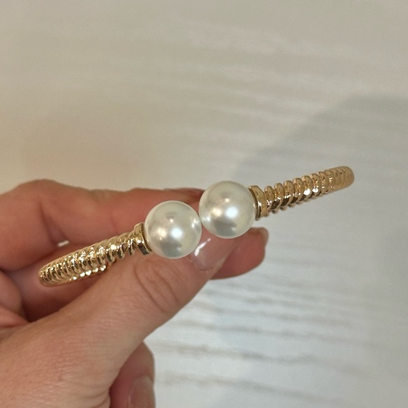 Pearl End Hinged Twisted Bangle - Picture 2 of 4